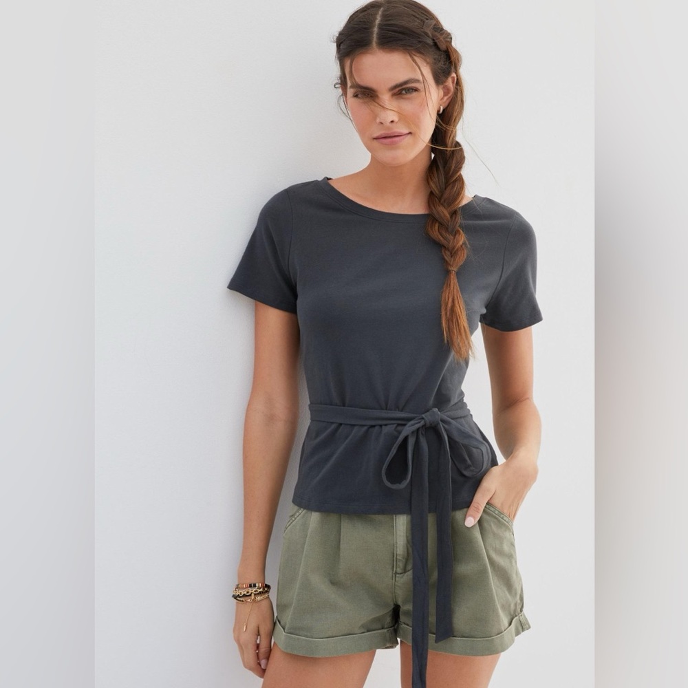Maeve by Anthropology black XL tshirt. Open back with interesting tie. Soft